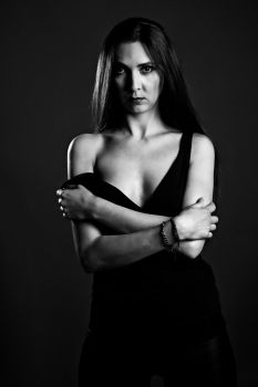 Laura In Black 02